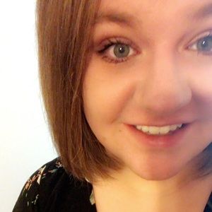 Meet your Posher, Caitlin